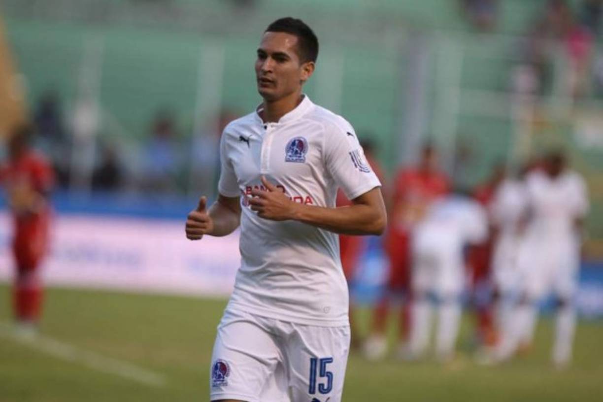 Cuatro equipos de la Liga Nacional están interesados en Marcelo Canales del Olimpia. 'El Vida, Juticalpa y UPNFM lo está pidiendo, pero eso depende de los dirigentes', confirmó Francisco Herrera, gerente deportivo de los blancos. El otro club es el Motagua: 'Eso lo deciden lo directivos si Motagua lo llega a solicitar. Se sabe que lo dirigentes de ambos equipo se llevan bien y no tendría ningún inconveniente de prestarlo'.