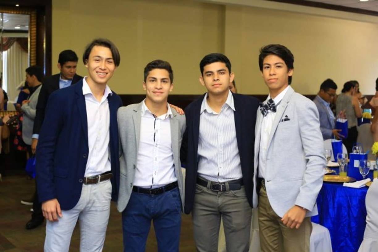 Roberto Martínez y Hugo Ramírez con Kevin Gutiérrez y Daniel Villamil.