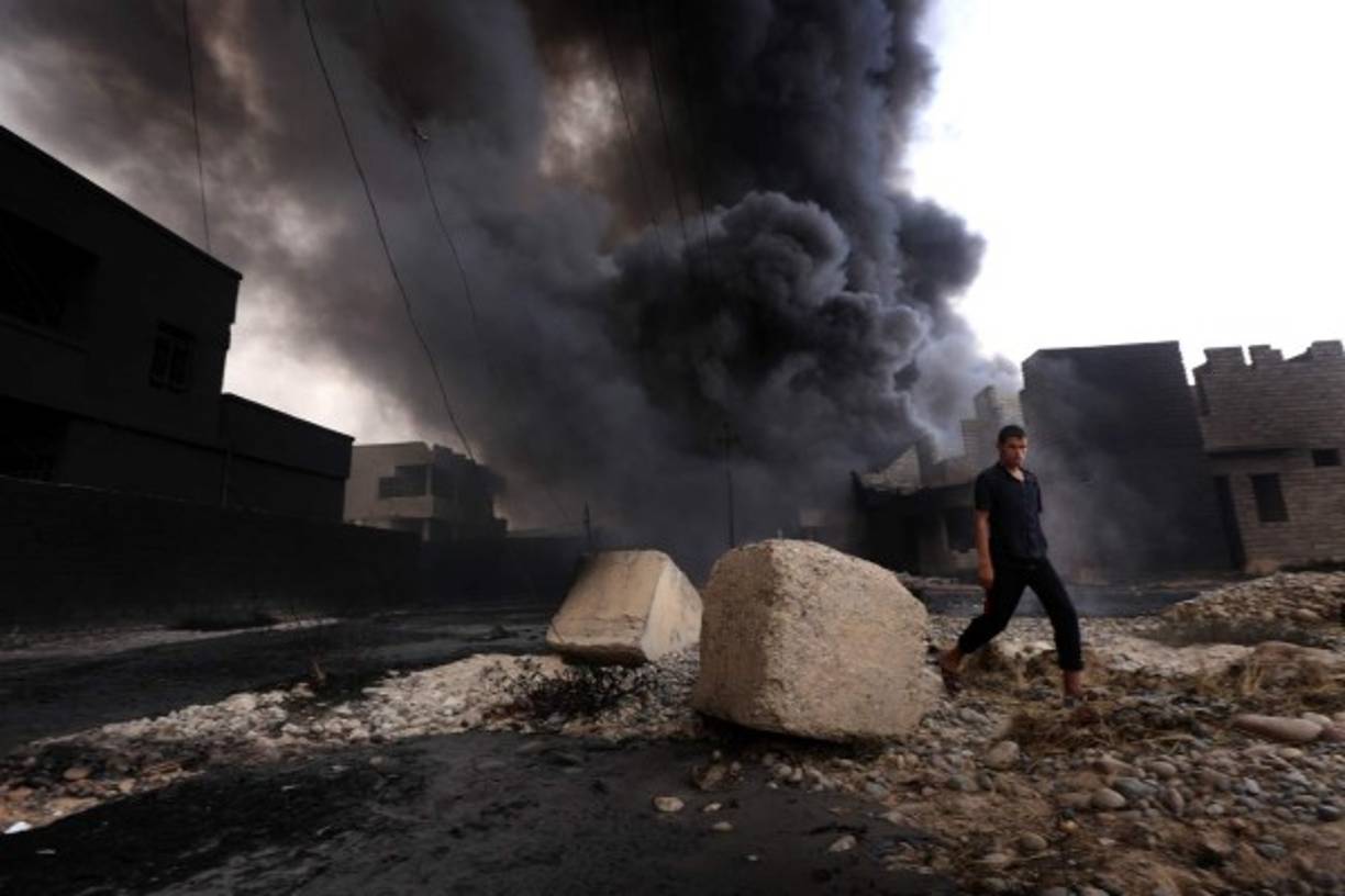 En Irak, las fuerzas de seguridad reconquistaron una villa tomada por el Estado Islámico, que antes de huir, destruyeron todo a su paso.