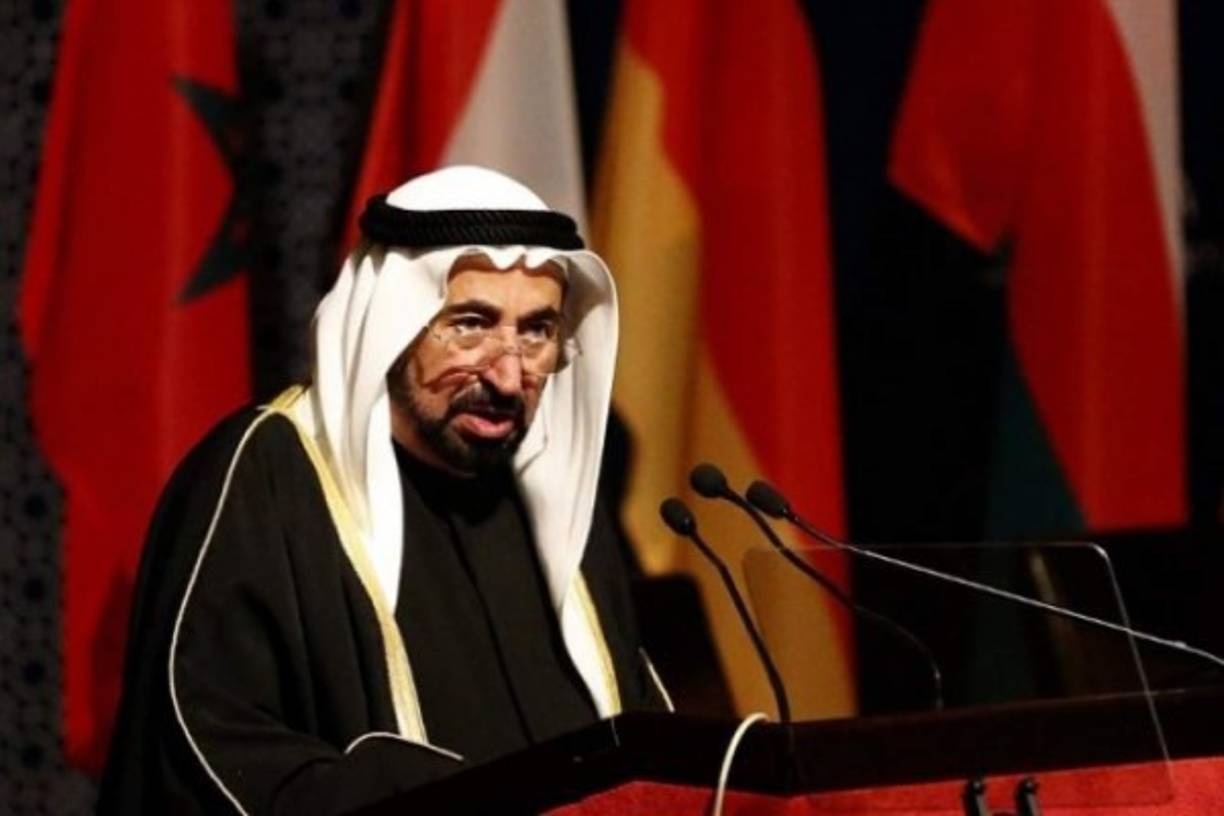 Khalid es el segundo hijo del poderoso jeque Mohammed Al Qasimi, gobernante soberano del Emirato de Sharjah y miembro del Consejo Supremo Federal de los Emiratos Árabes Unidos.