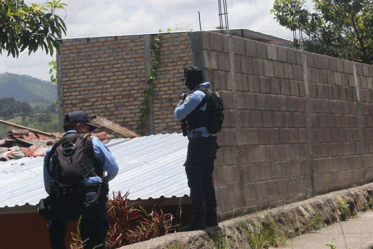 Los detenidos serán trasladados a instancias policiales para realizar trabajos de investigación por si tienen vinculación con crímenes ocurridos en el valle de Tamara y sectores aledaños. 