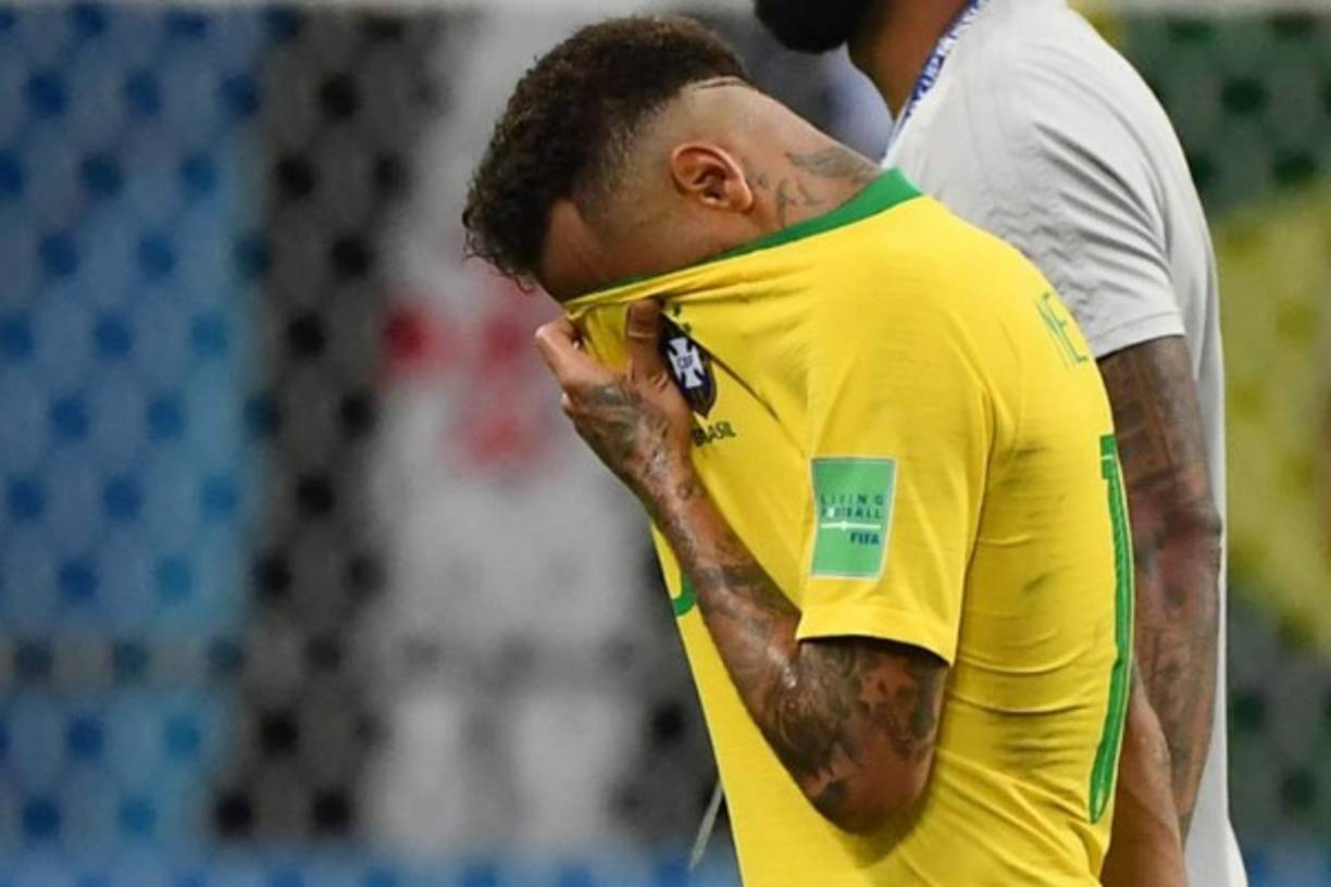 Neymar no pudo ocultar su tristeza desde que Bélgica se impuso por 2-1 a Brasil.