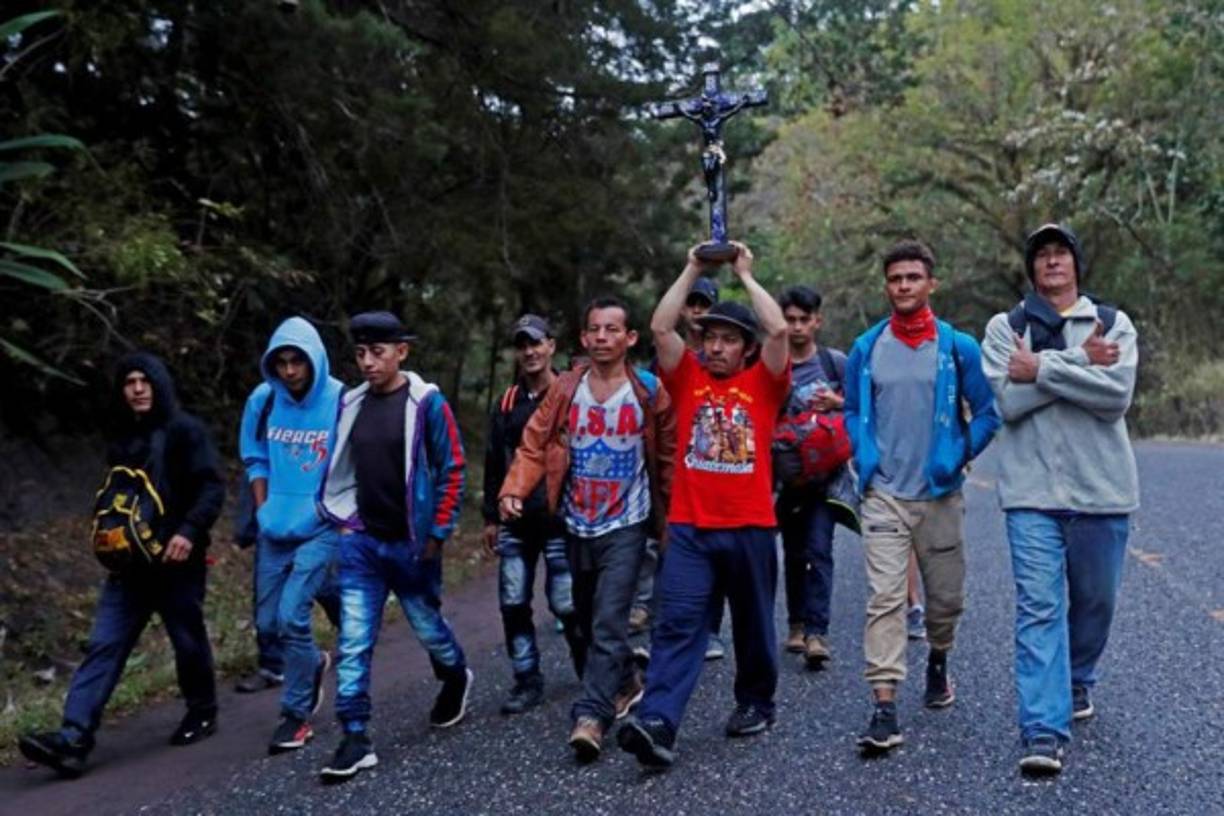 Al igual que en las otras caravanas anteriores, la falta de fuentes de trabajo y la inseguridad, son las causas que más aducen los inmigrantes para abandonar su país.<br/>