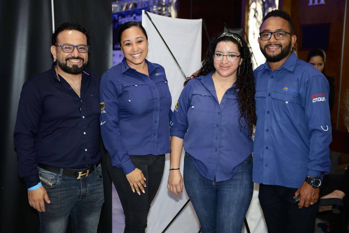 Carlos Alvarado, Sheyla Ortega, Johana Lemus y William Castillo