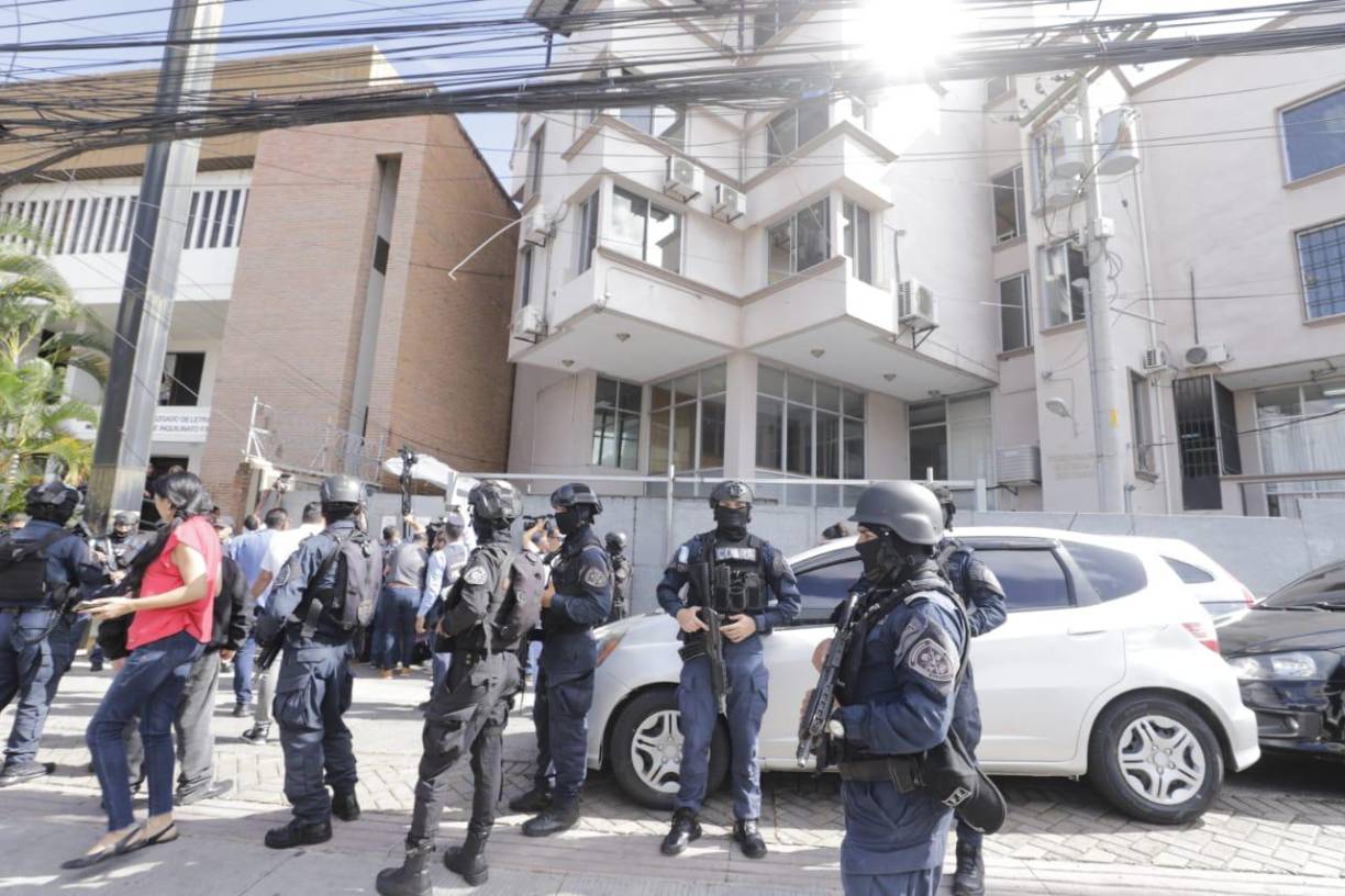 Mora indicó que, con las evidencias, esperan que se le dicte auto formal procesamiento al juez Marco Vallecillo. 