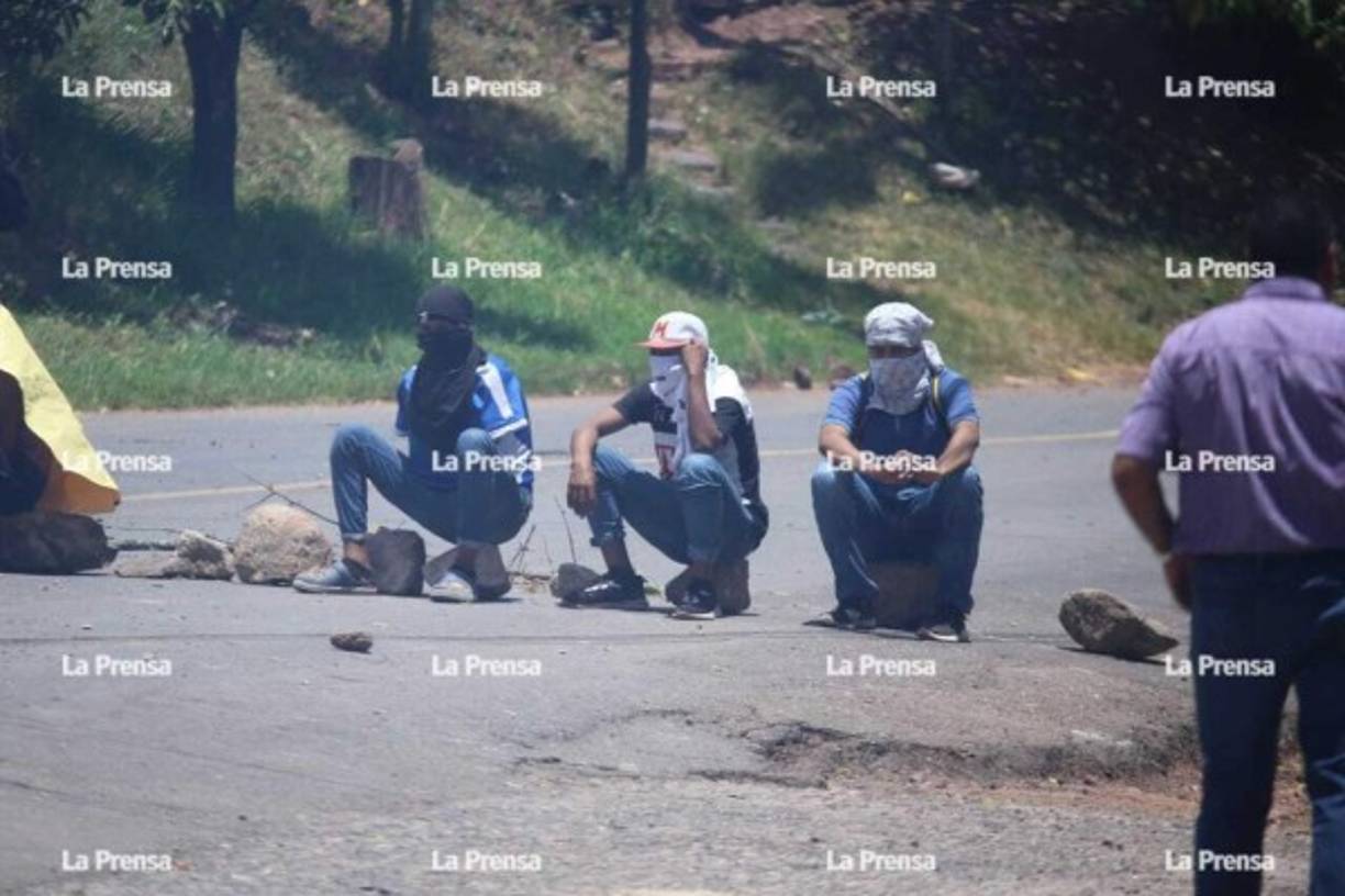 Las tomas por parte de capitalinos se registraron en el sector de El Hatillo, El Chimbo y salida a Olancho.