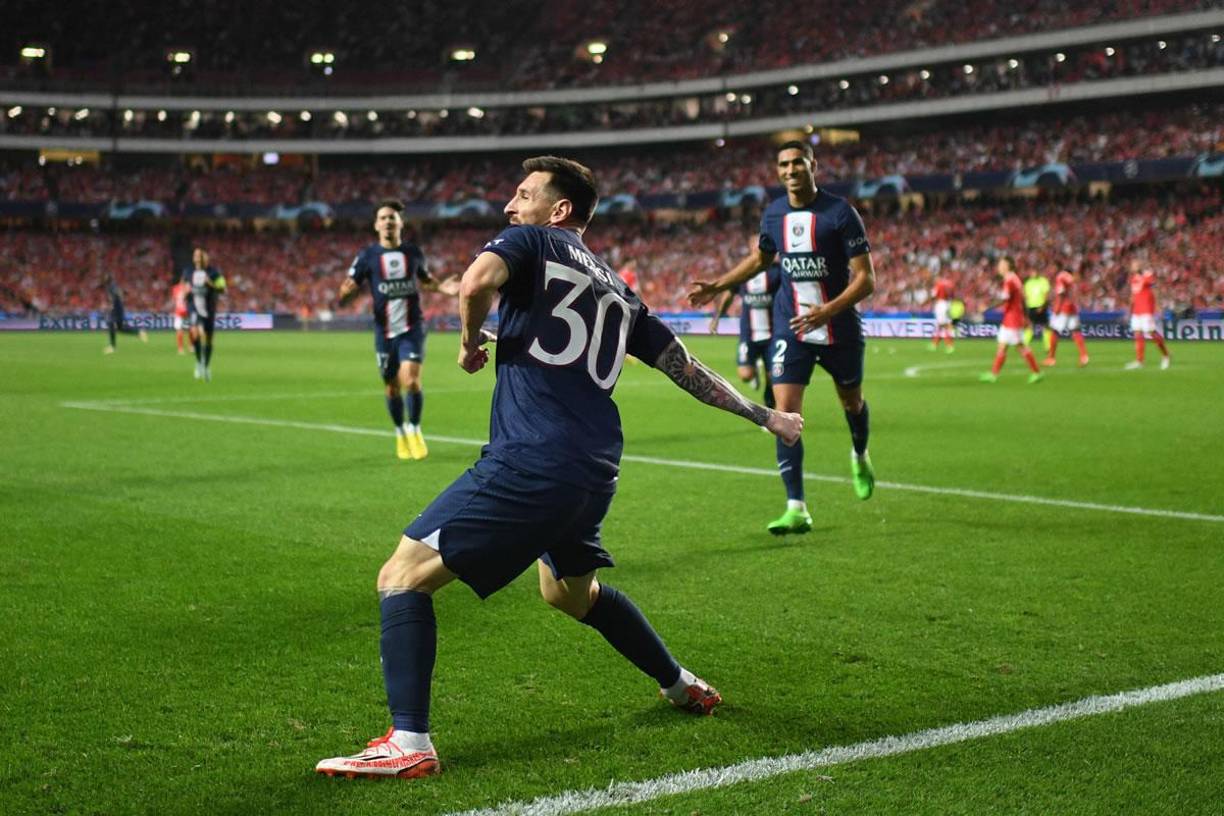 La eufórica celebración de Messi tras su golazo contra el Benfica.