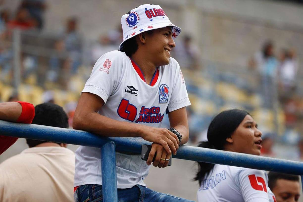 Ambiente y lindas chicas: así se vivió la jornada 17 del Clausura