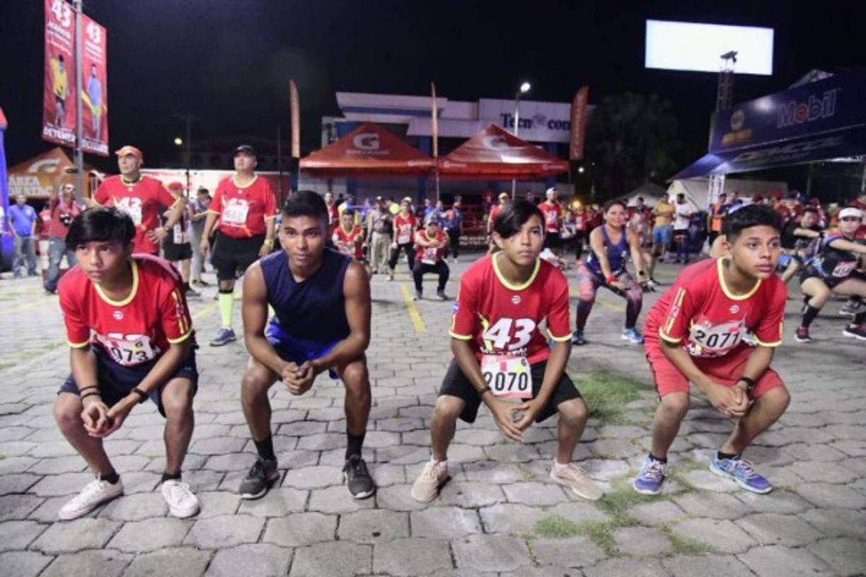 El estacionamiento del Comisariato Los Andes en la avenida circunvalación fue el punto de partida para la 43 Maratón de Diario LA PRENSA.