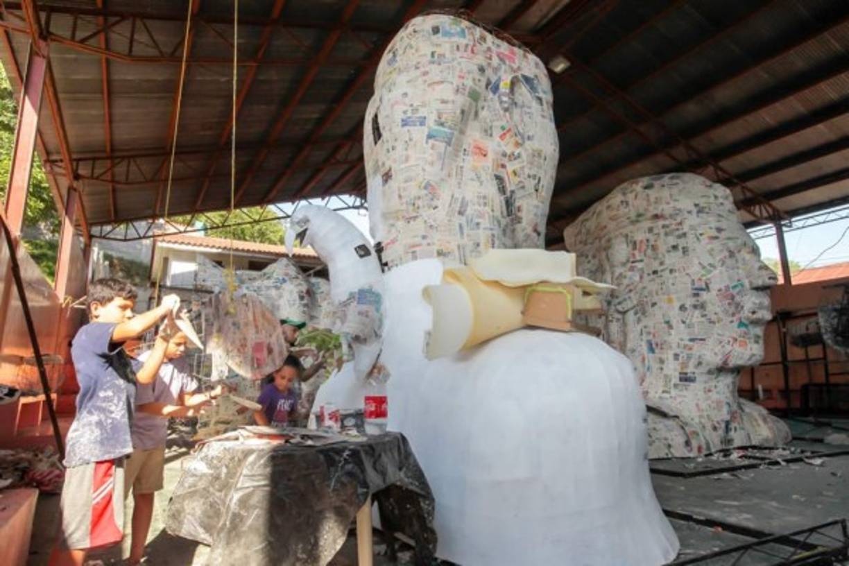 Cada año este festival elige una temática diferente y las esculturas realizadas por los mismos habitantes del pueblo se hacen con el tema escogido. Para este 2019 el tema será 'Culturas del Mundo'.