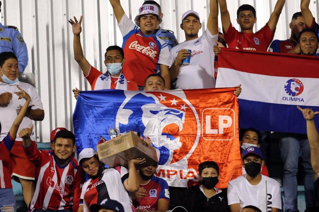 Llenazo espectacular de afición de Olimpia y fiesta de la Ultra Fiel en el Nacional ante Municipal