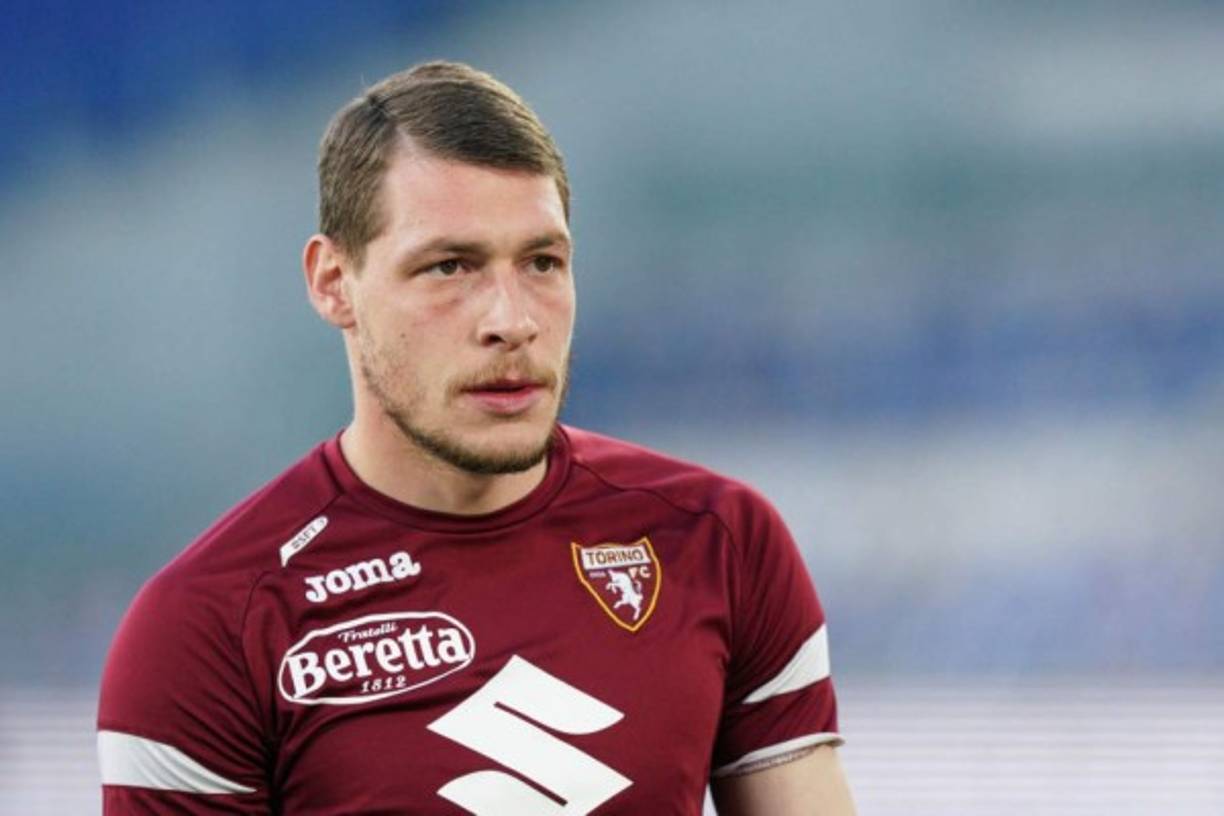 El Arsenal interesado en Andrea Belotti, delantero que se encuentra actualmente concentrado con Italia en la Eurocopa. Pero hay más equipos tras el jugador del Torino, Tuttosport afirma que el Arsenal se encuentra entre ellos, y también que se enfrentan a una feroz competencia de AC Milan, Napoli, Roma y Fiorentina por su firma. El contrato del italiano de 27 años con su club se vence el próximo verano, y el Torino puede verse obligado a venderlo en las próximas semanas para evitar perderlo gratis. Se dice que el equipo italiano está exigiendo 34 millones de euros por su venta.<br/><br/>Foto - AFP