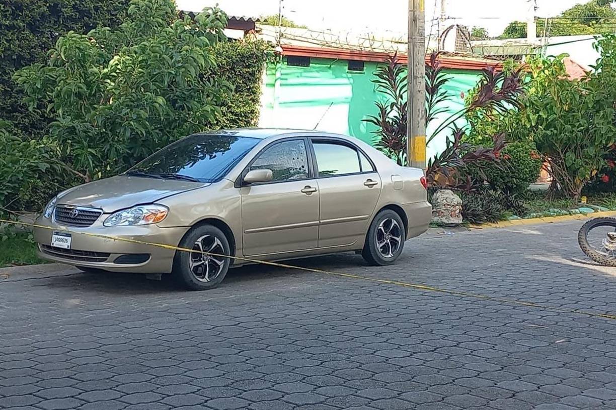 Vehículo que conducía Ángel Hernández cuando fue atacado a balazos.