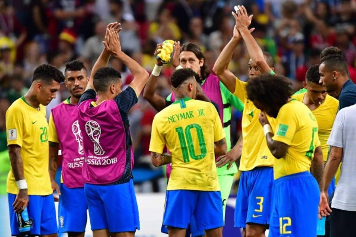 Los jugadores brasileños agradecieron a sus aficionados el apoyo. Foto AFP