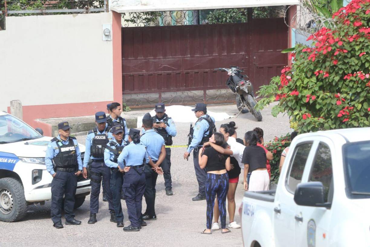 La familia de Javier Martínez exige a las autoridades que se esclarezca el crimen y se capture a los responsables. Mientras tanto, la policía asegura que está trabajando para identificar a los agresores, aunque los avances en investigaciones similares en la zona suelen ser limitados.