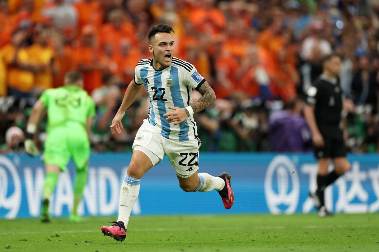 Lautaro Martínez marcó el gol en la tanda de penales que le dio el pase a la semifinales a La Albiceleste.