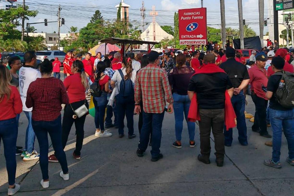 La movilización salió del bulevar Morazán en Tegucigalpa hacia los bajos del Congreso Nacional.