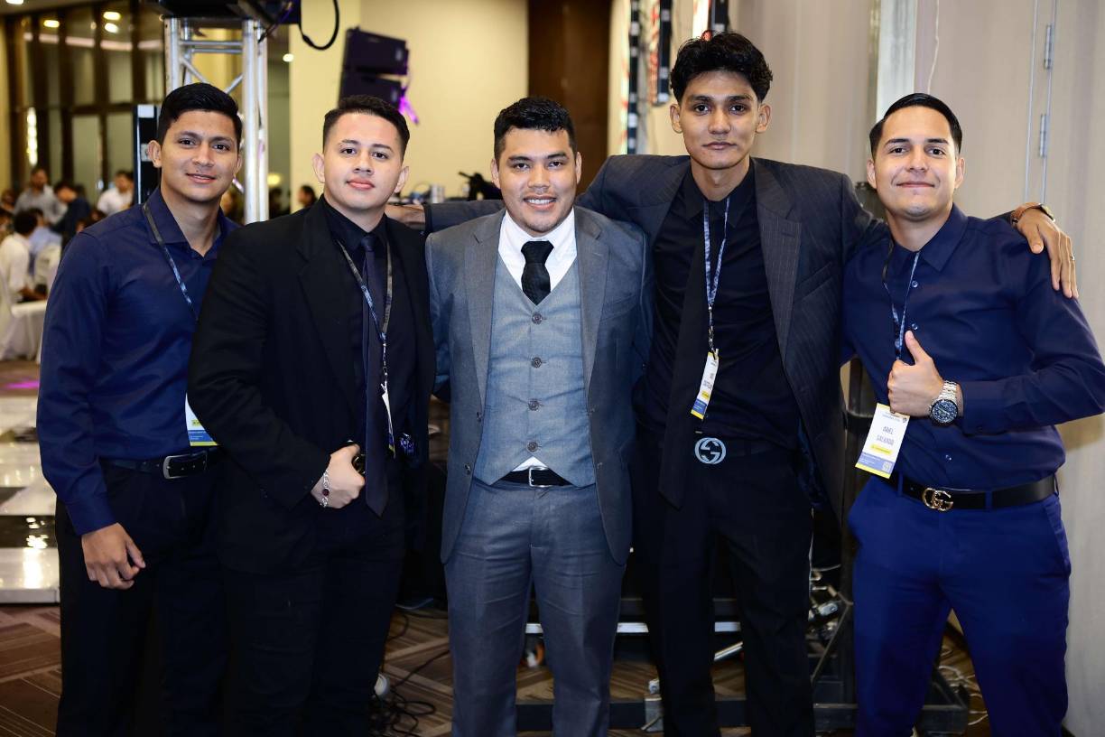 Danny Castro, Enil Villalobos, Osman Colindres, José Castellanos y Ariel Salgado