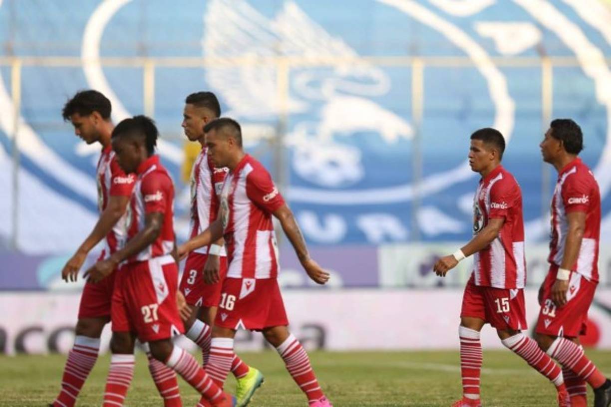 La tristeza de los jugadores del Vida en el Nacional.