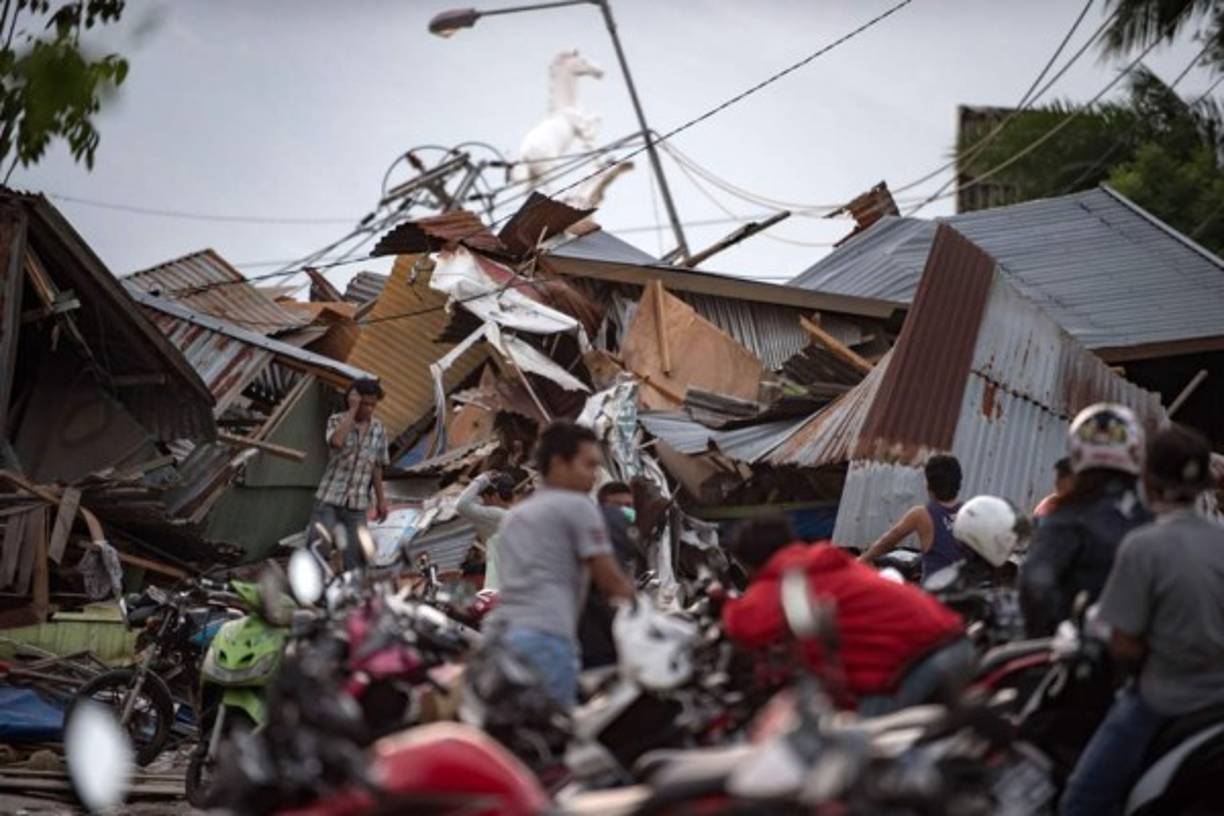 El sismo, cuyo epicentro se situó a 78 kilómetros al norte de Palu, se notó hasta el sur en Macasar, la capital de la isla. La tierra también tembló en la isla vecina de Borneo, en Samarinda, al otro lado del estrecho de Macasar.