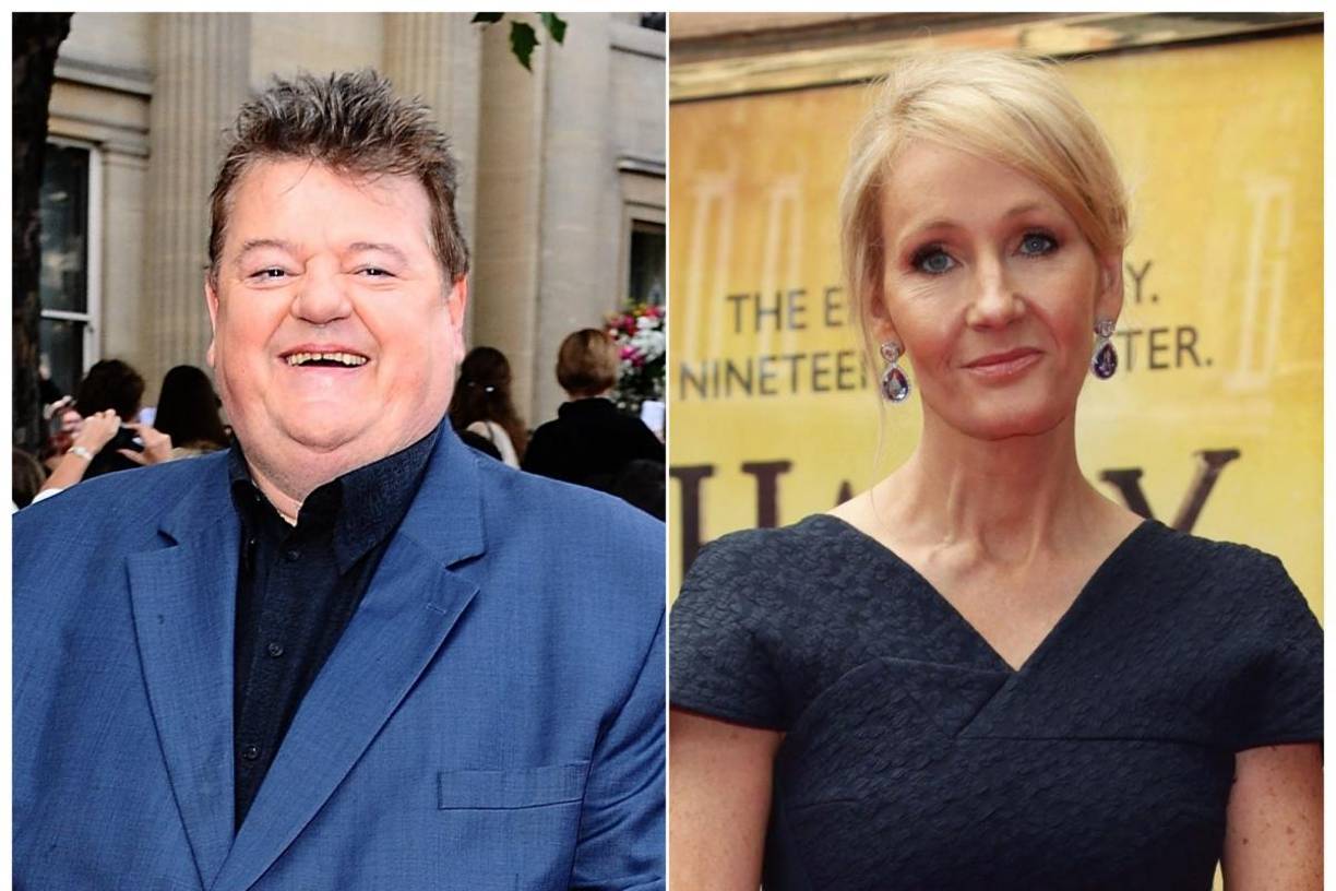 Por otro lado, JK Rowling, escritora de los libros de “Harry Potter”, también expresó su tristeza por la partida del artista inglés.