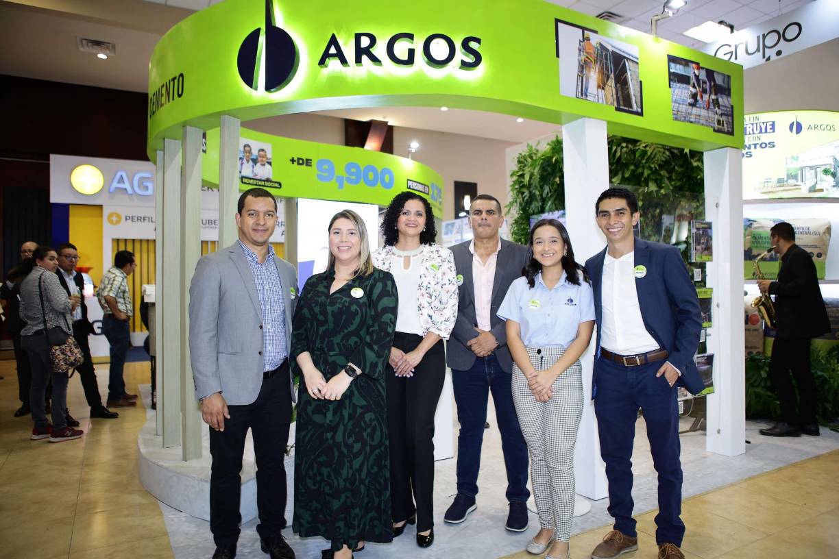 Miguel Morazán, Karla Campos, Nolvia Barralaga, Yermy Medina, Raquel Izaguirre y Jeyson Márquez