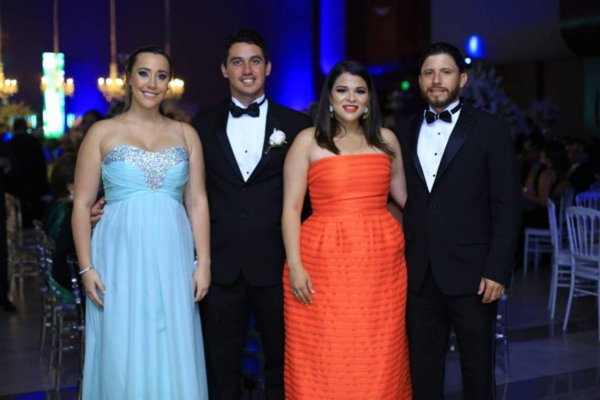 Natalie Scardis, Juan Matamoros, Mariely y Bayardo García.