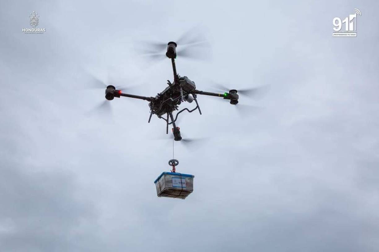 El informe añade que está aumentando el nivel de los caudalosos ríos Ulúa y Chamelecón, que nacen en el oeste y desembocan en el Caribe, lo que podría provocar el desbordamiento y la afectación de zonas bajas urbanas y rurales.