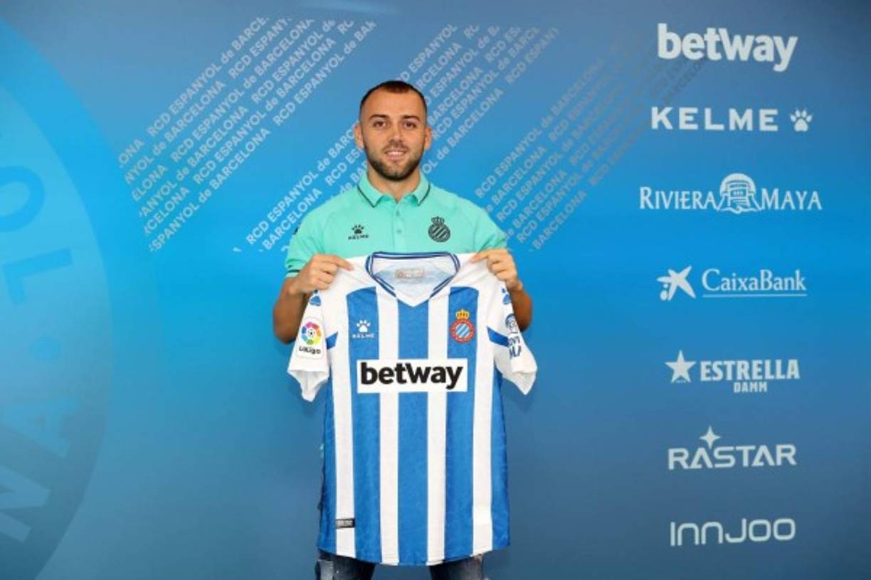 El Espanyol anunció este martes, mediante un comunicado, el fichaje del centrocampista albanés Keidi Bare hasta el 30 de junio de 2024.<br/><br/>Keidi Bare llega a la entidad blanquiazul después del acuerdo alcanzado entre el club periquito y el Málaga y se convierte en el cuarto fichaje del Espanyol para la presente temporada.