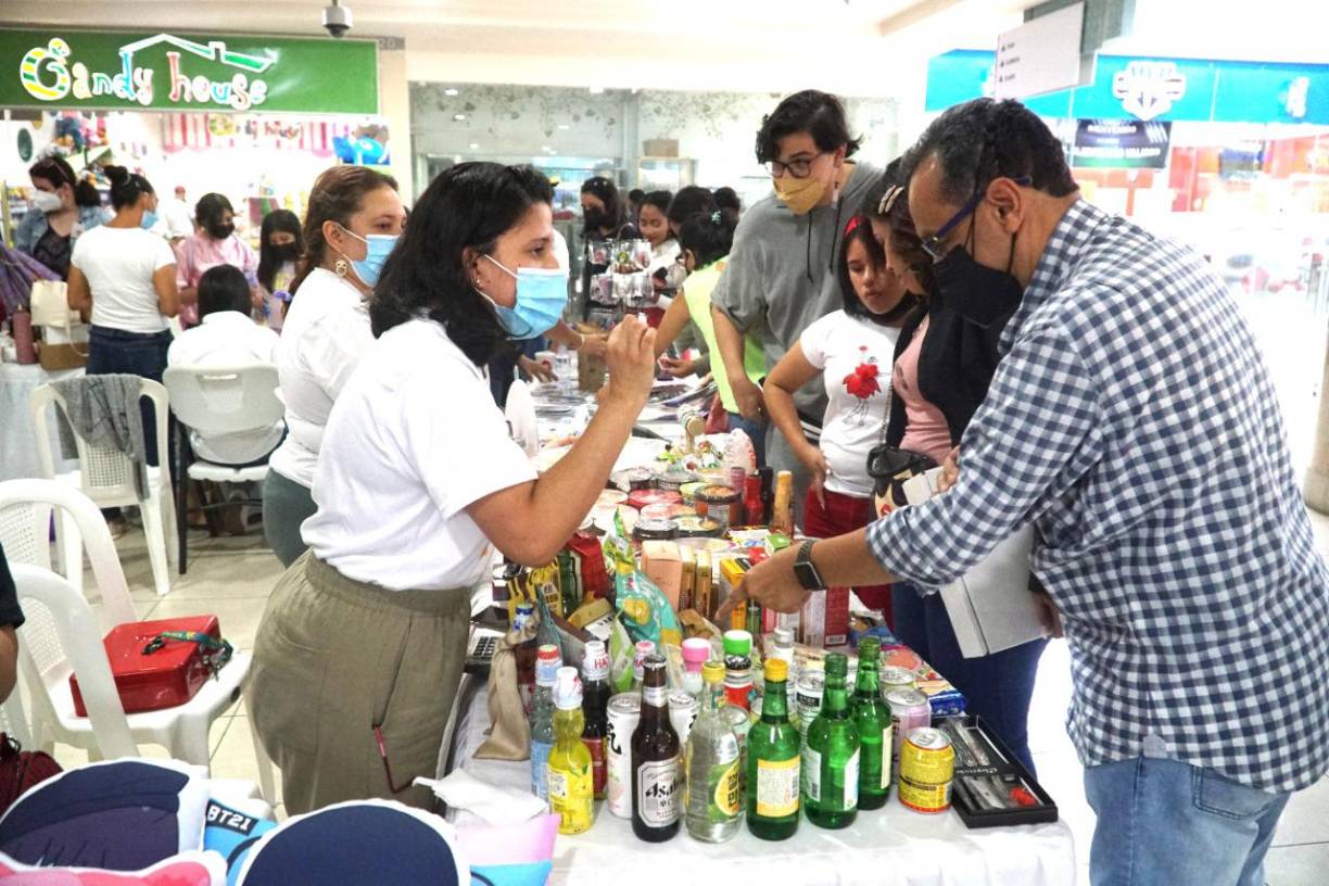 En el lugar también hubo venta de distintos productos coreanos.