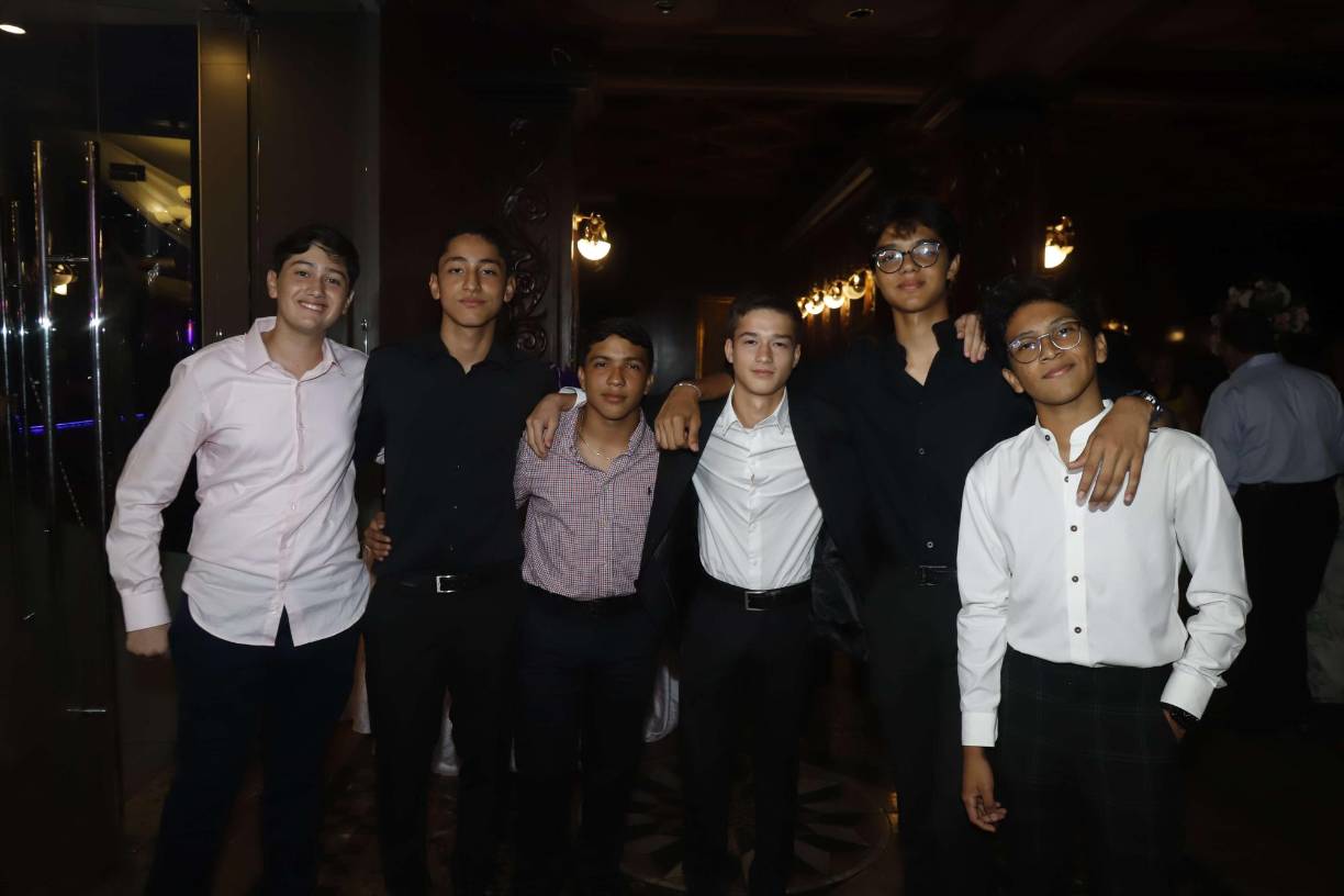 Arturo López, José René Gallardo, Eddy Velasco, Jorge Paz, Johann Mata y Diego Estrada