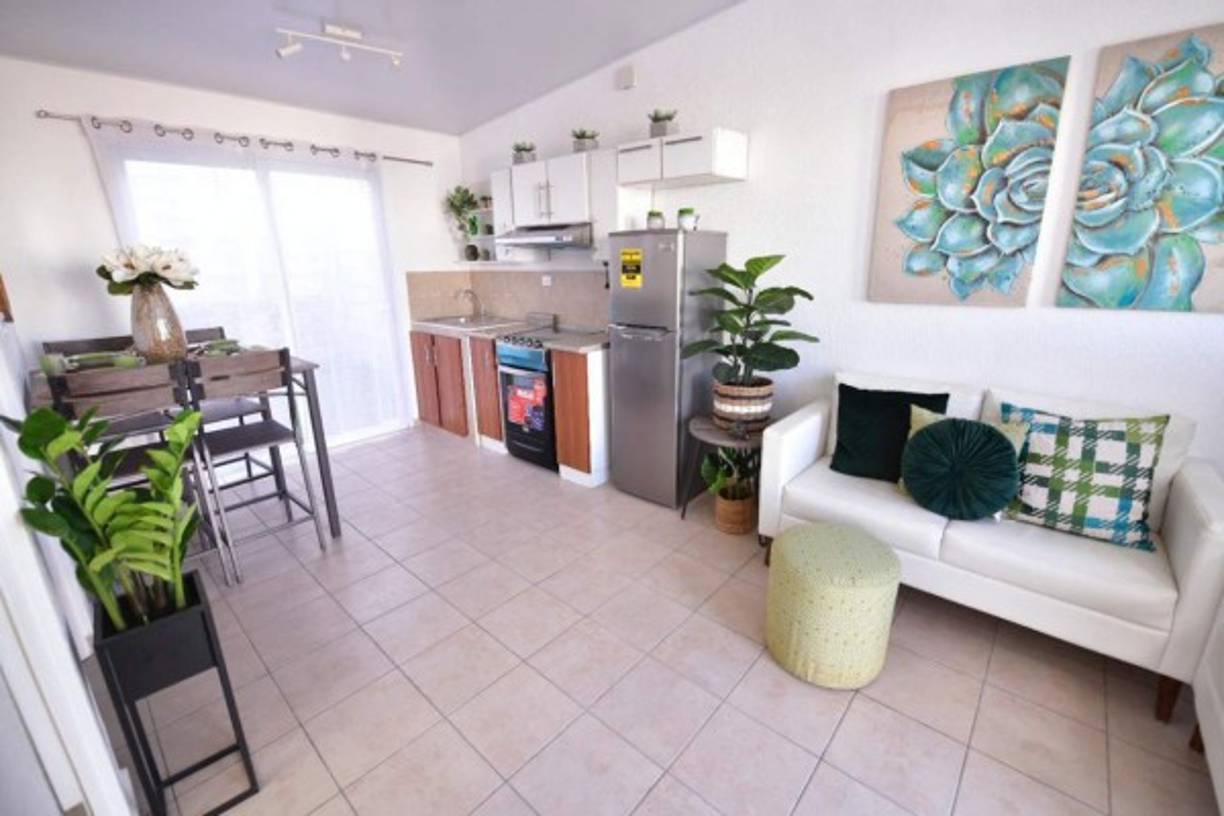 'Ahora les entregamos estas casas nuevas, que son suyas. No se preocupen por la cuota de mantenimiento, porque esa también la vamos a pagar nosotros', agregó el mandatario.