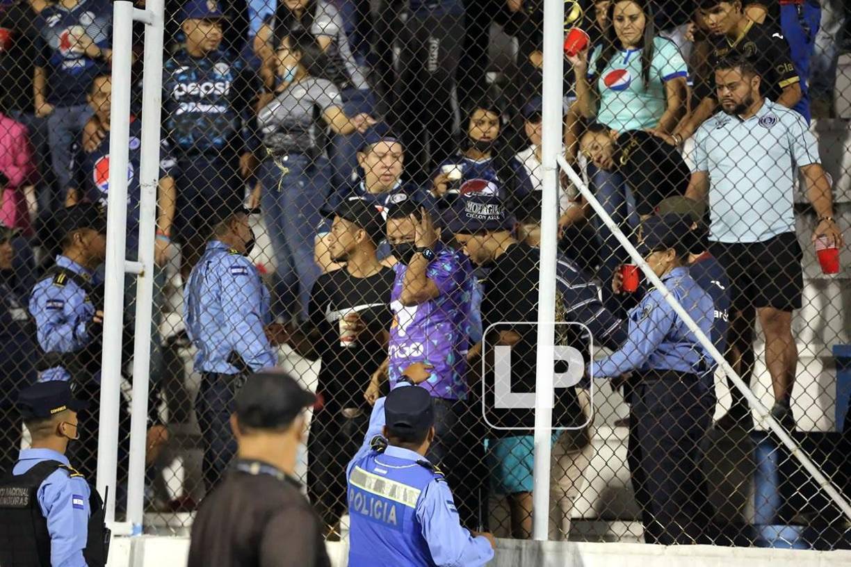 La Policía Nacional tuvo que intervenir para poner orden entre los aficionados motagüenses.
