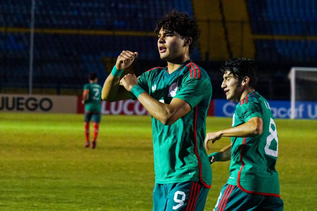 La tristeza era evidente en Keyrol Figueroa tras la derrota ante México. 