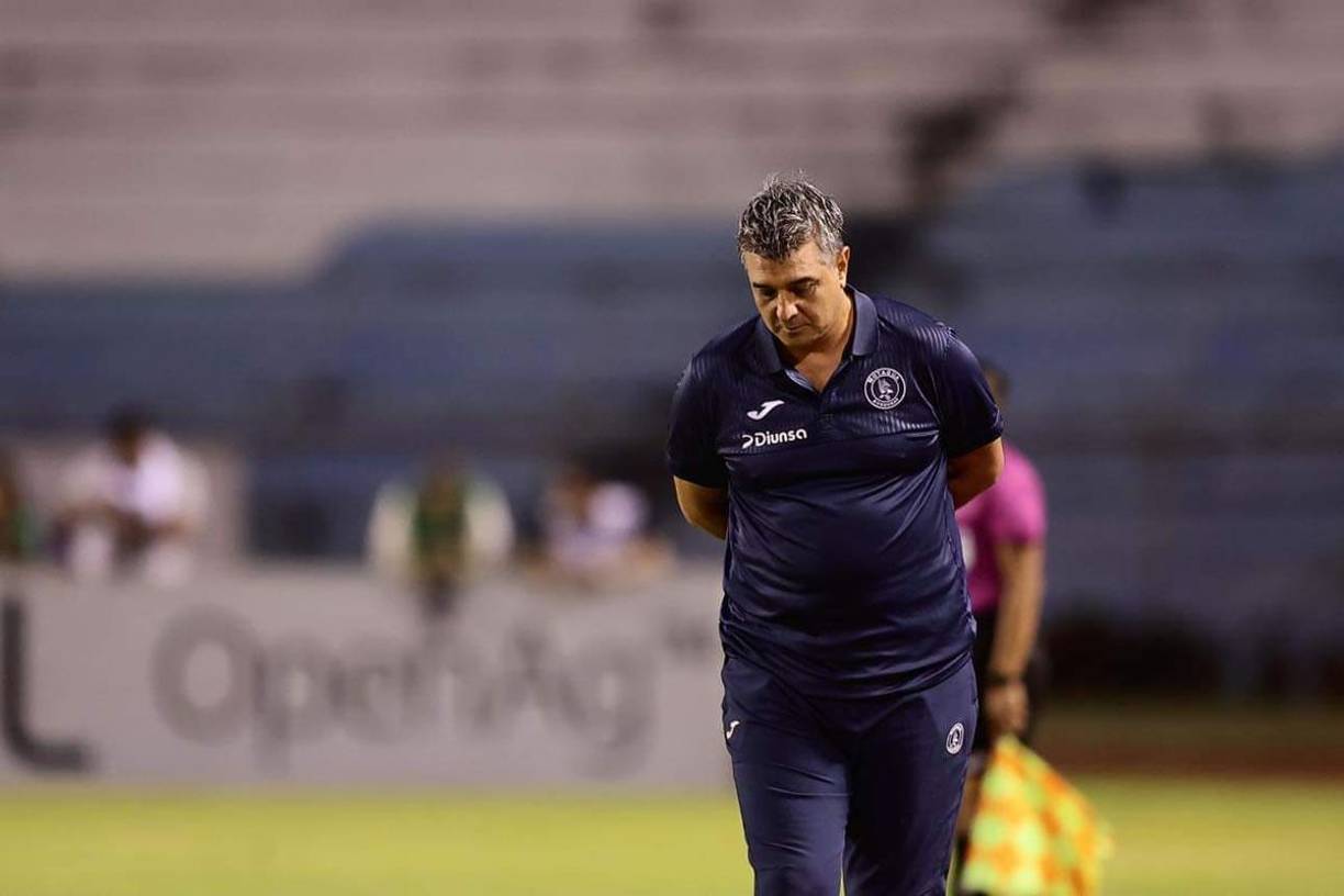 Diego Vázquez sufrió con la derrota de Motagua en el clásico frente al Real España.