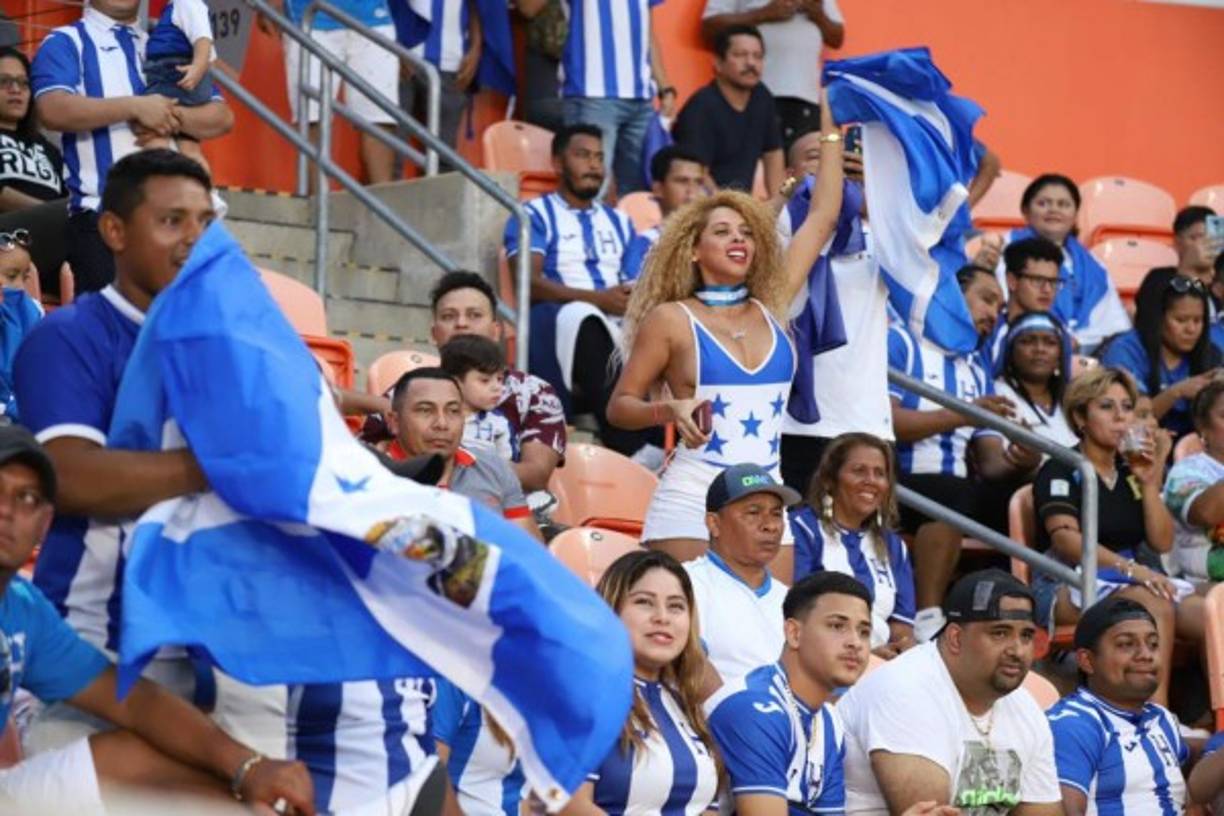 En los partidos que disputó Honduras en Houston por la fase de grupos, siempre llamó la atención la presencia de la hermosa colocha y en las últimas horas se han conocido detalles de su vida...
