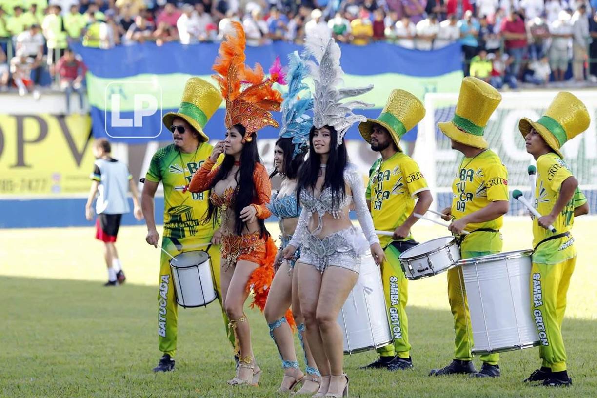 También hubo bailes en la previa del partido Olancho FC-Olimpia.
