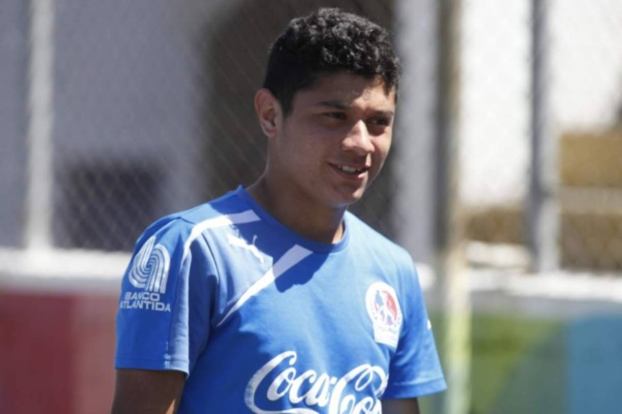 Jonathan Tejada: El joven mediocampista hondureño tuvo la oportunidad de estar en el Olimpia, en su momento señaló que el zaguero brasileño Fabio de Souza lo lesionó en un entrenamiento y al final le pasó factura. Hoy juega en el FC Brasilia de Río Lindo.