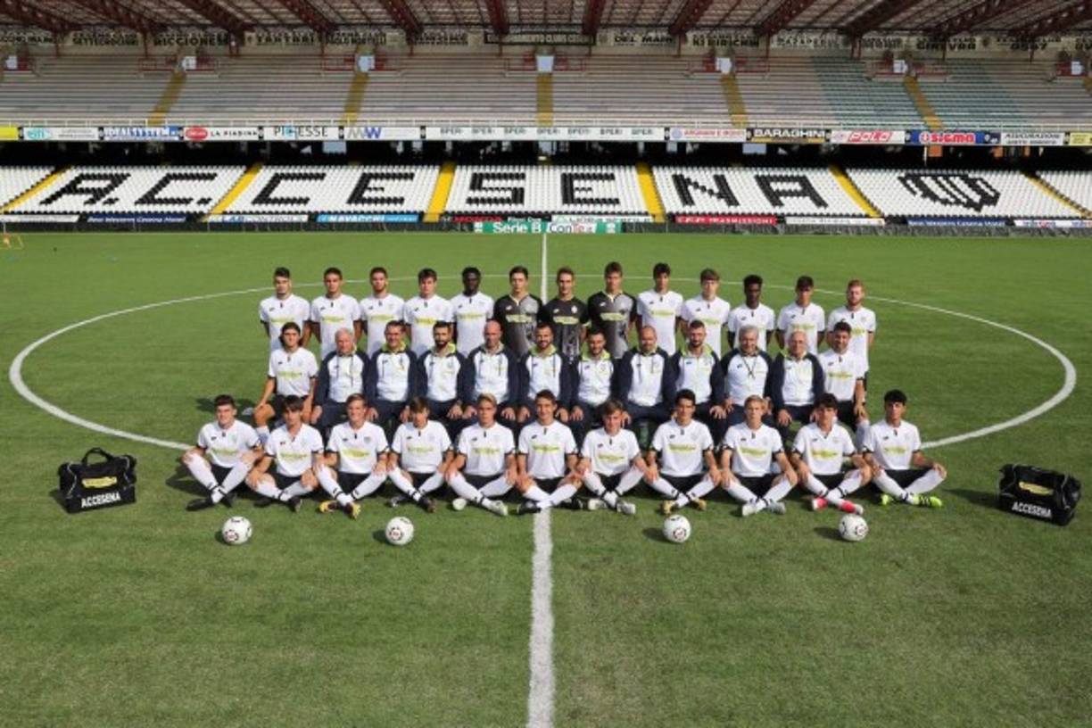 Cesena: El club italiano ha sido otro de los que ha descendido en los últimos días. El club fundado en 1940 arrastraba una deuda de 75 millones de euros, algo imposible de pagar para la institución. En sus 78 años de historia, pudo jugar en la Serie A.
