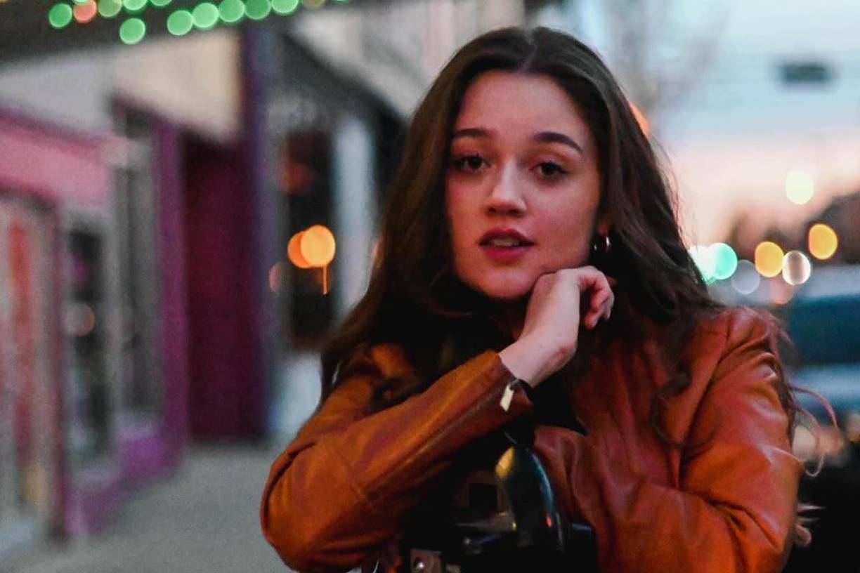 Lauren Collins perdió la vida después de ser embestida por una llanta que se desprendió de un camión en una carretera interestatal de Kentucky, Estados Unidos.