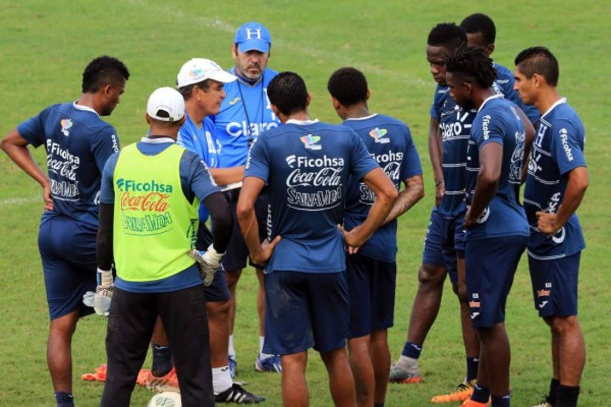 Jorge Luis Pinto ha trabajado durante cinco días en Comayagua y apartir deste sábado lo hará en San Pedro Sula.