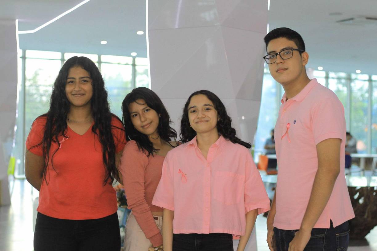 Laura Chávez, Evy Ortíz, Nathalia Solís y Joseph Gutiérrez