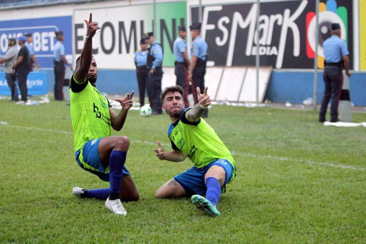 Así celebró el ‘Pistolero‘ Agustín Auzmendi su gol que salvó de la derrota al Olancho FC.