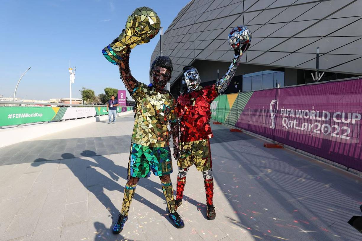 Locura por Son y lindas fans: ambiente del Uruguay-Corea