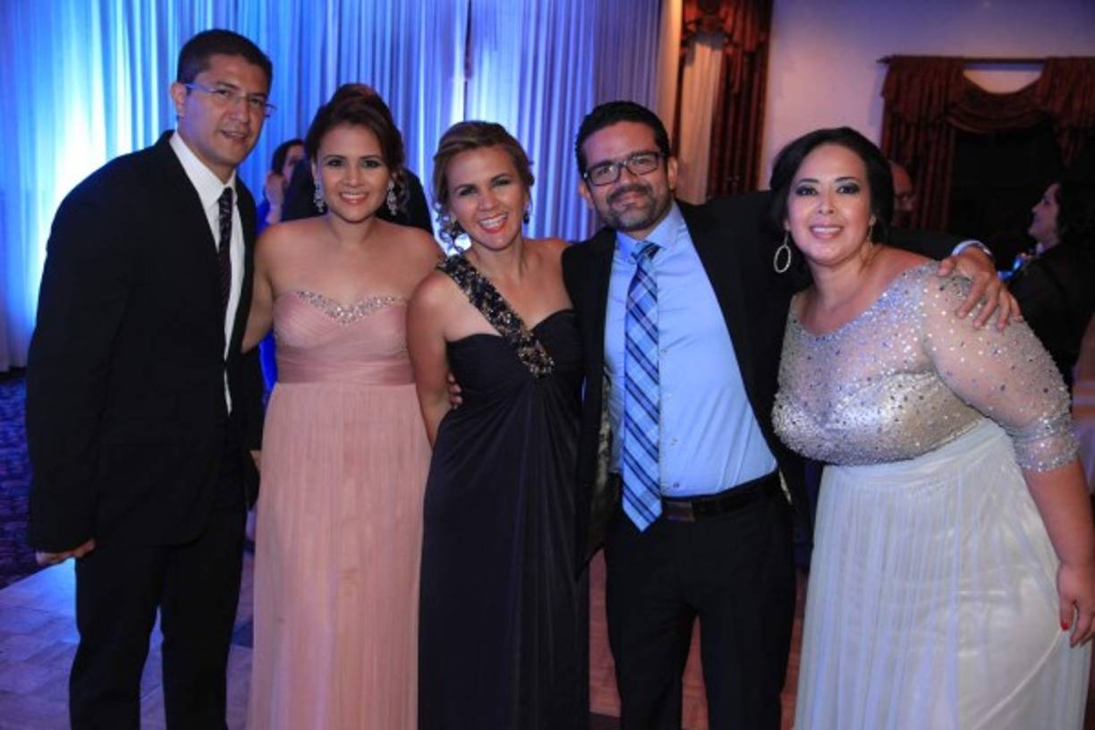 César y Ana Navarrete con Martha Alvarado, Mario Torres y Gabriela Sandoval.