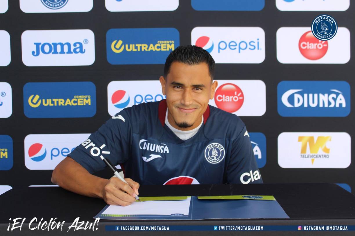 Óscar García: El volante hondureño llegó a un acuerdo y firmó contrato por un año con Motagua.