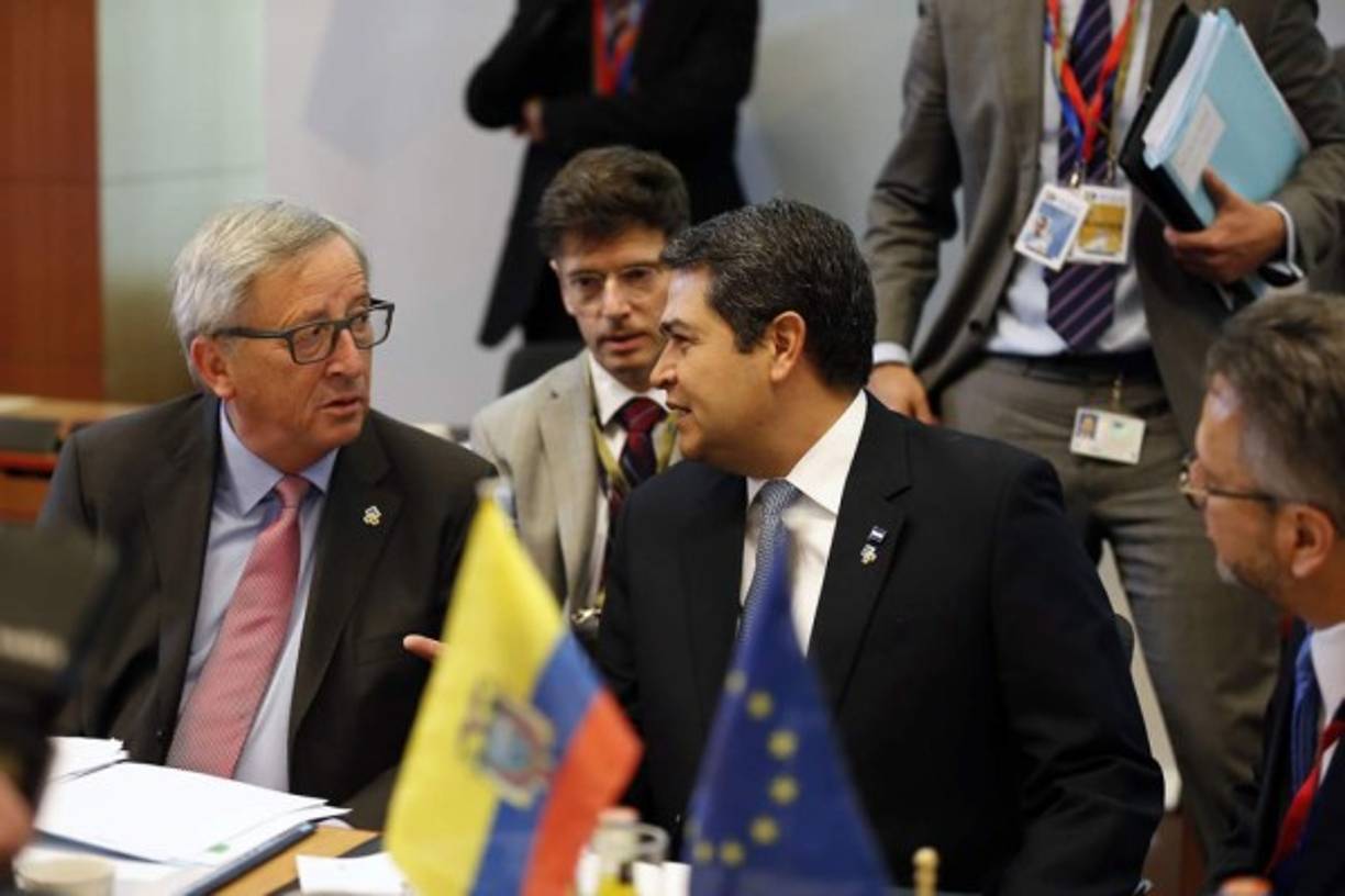 El presidente Hernández llegó a participar en la Cumbre de la Unión Europea y la Comunidad de Estados Latinoamericanos y Caribeños (UE-CELAC) en la que participaron 42 dignatarios y que concluye hoy por la tarde.