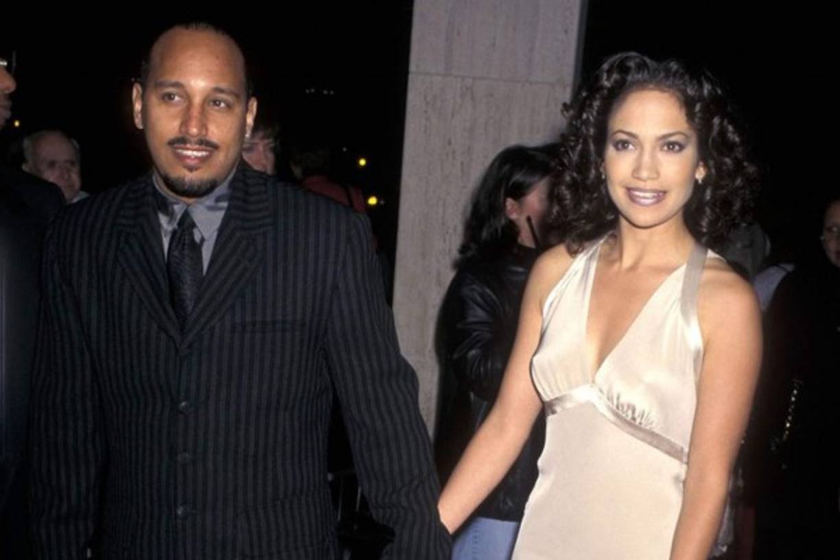 David Cruz. Esta fue la primera relación que se le conoció. Comenzaron a salir cuando ella tenía tan sólo 15 años (1985) y fue diez años después que terminaron, sin embargo ella aseguró en 2004 que son muy buenos amigos y que seguramente nadie la conoce mejor que él.