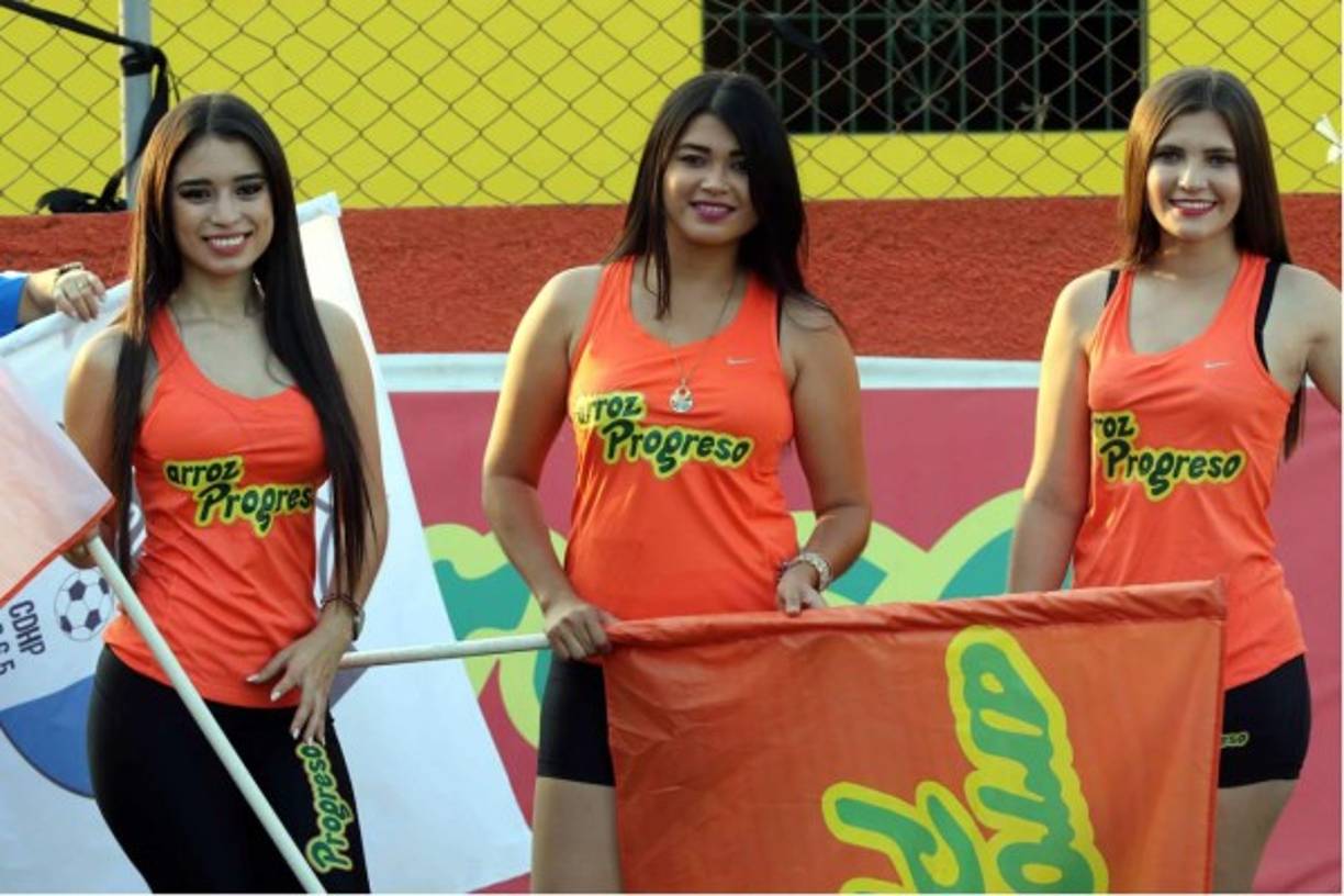 Las chicas de Arroz Progreso iluminaron el estadio con su belleza.