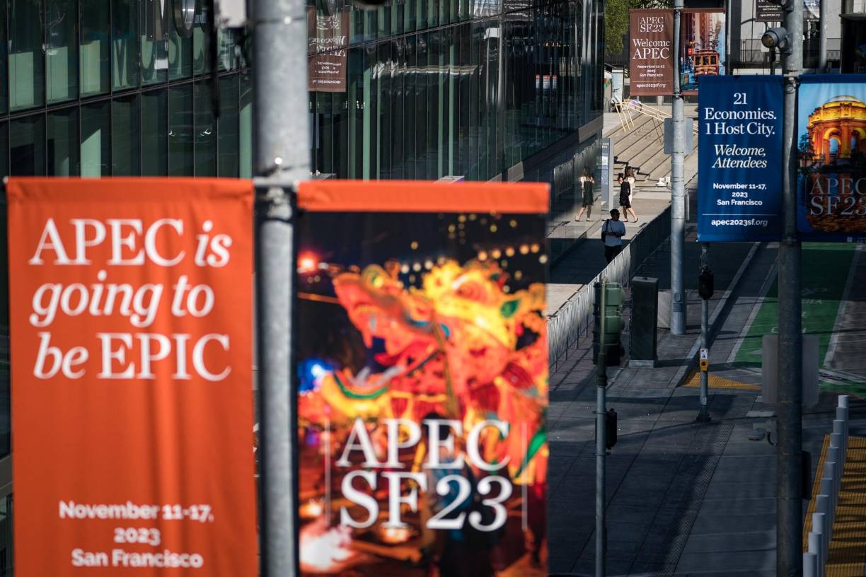 Con una extensa población asiática, y su historia como ciudad portuaria en la costa oeste de Estados Unidos, <b>San</b> <b>Francisco</b> tiene un peso en el Pacífico.